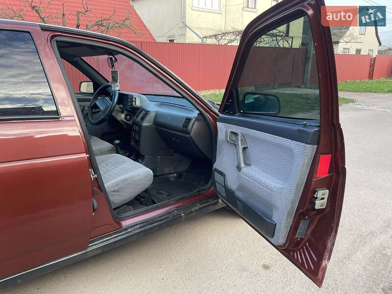 Седан ВАЗ / Lada 2110 1999 в Прилуках