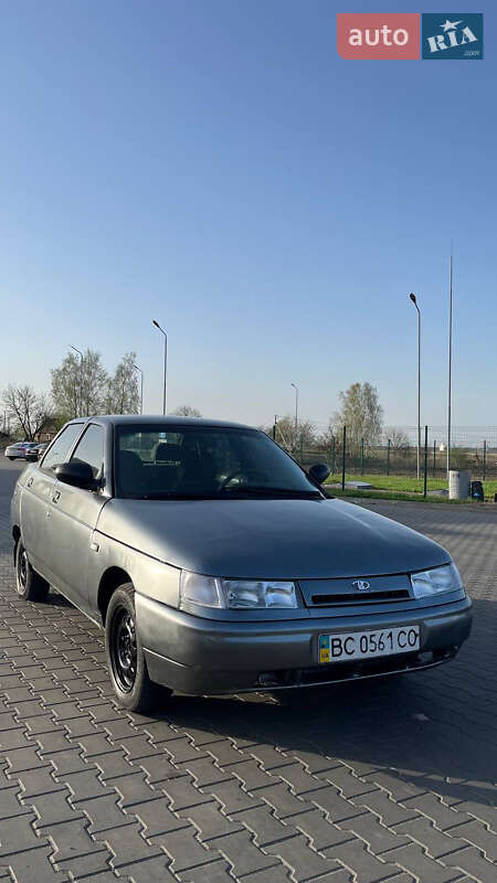 Седан ВАЗ / Lada 2110 2004 в Луцке