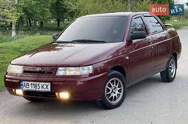 Седан ВАЗ 2110 2004 в 
