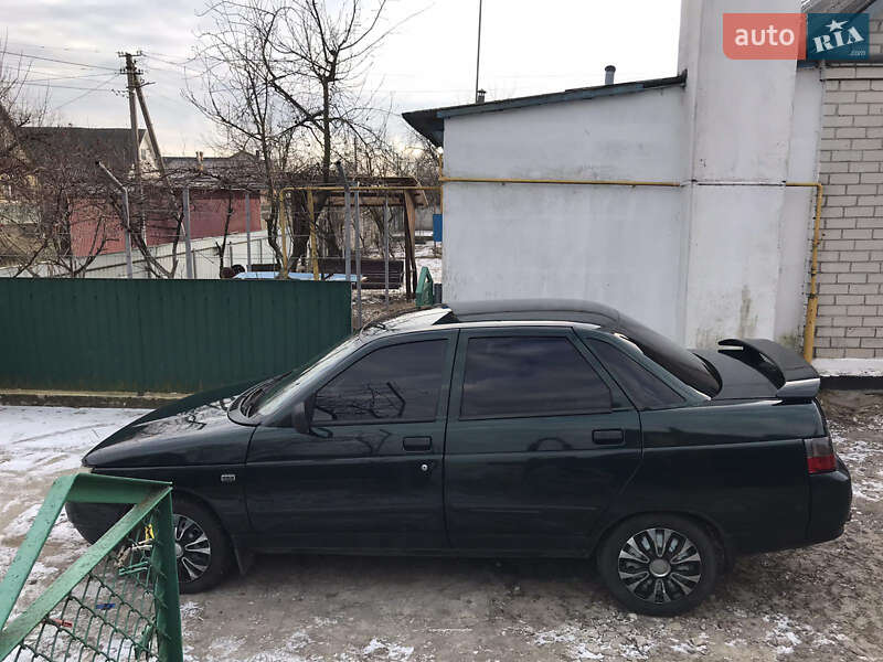 Седан ВАЗ / Lada 2110 2002 в Ровно