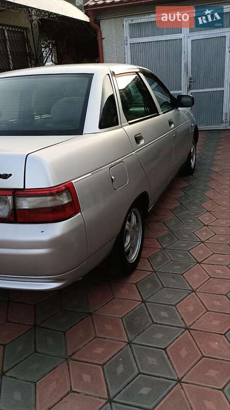 Седан ВАЗ / Lada 2110 2010 в Черновцах