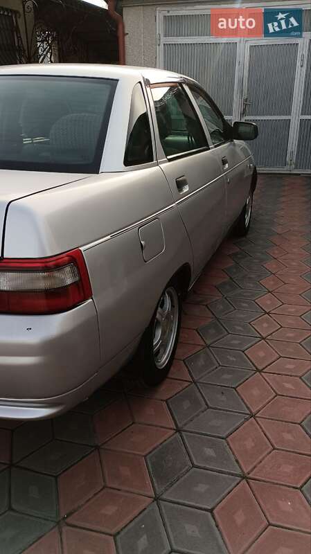 Седан ВАЗ / Lada 2110 2010 в Черновцах