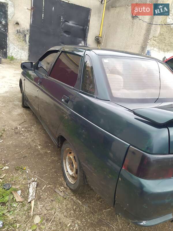 Седан ВАЗ 2110 2000 в 