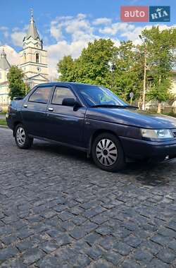Седан ВАЗ 2110 2001 в 