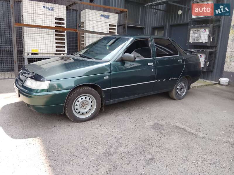 Седан ВАЗ / Lada 2110 2002 в Киеве