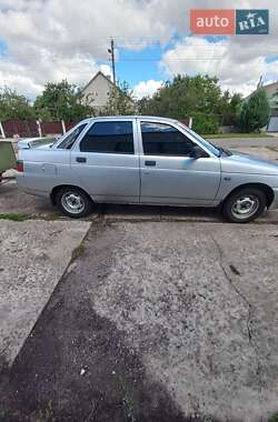 Седан ВАЗ 2110 2004 в 
