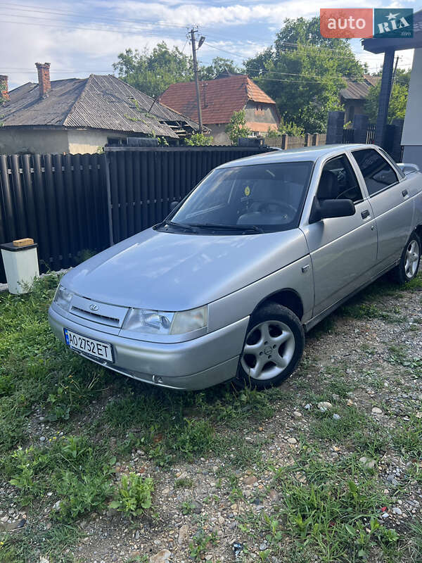Седан ВАЗ / Lada 2110 2004 в Виноградові