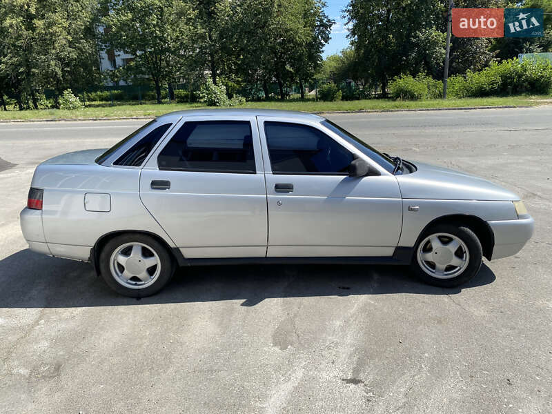 Седан ВАЗ / Lada 2110 2006 в Киеве