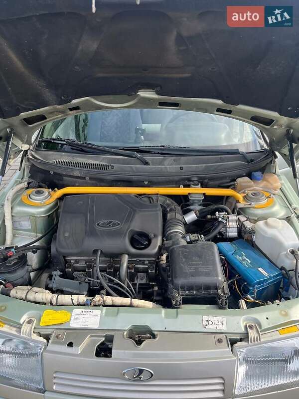 Седан ВАЗ / Lada 2110 2005 в Золочеве