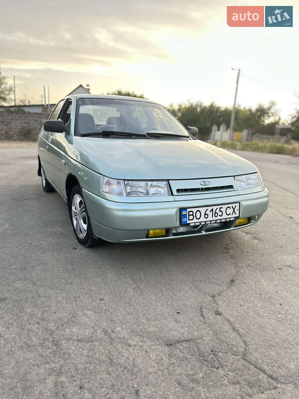 Седан ВАЗ 2110 2005 в 