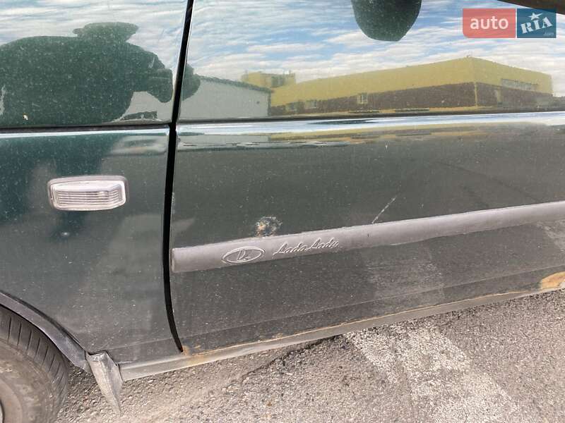 Седан ВАЗ / Lada 2110 2004 в Дніпрі