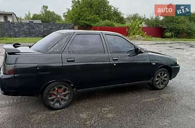 Седан ВАЗ 2110 2004 в 