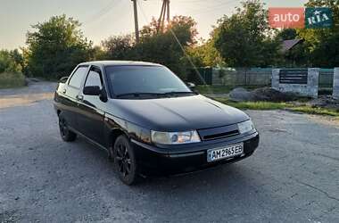 Седан ВАЗ 2110 2004 в 