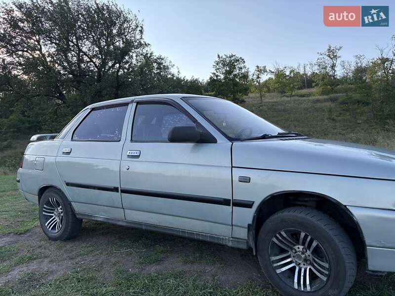 Седан ВАЗ / Lada 2110 2001 в Печенегах