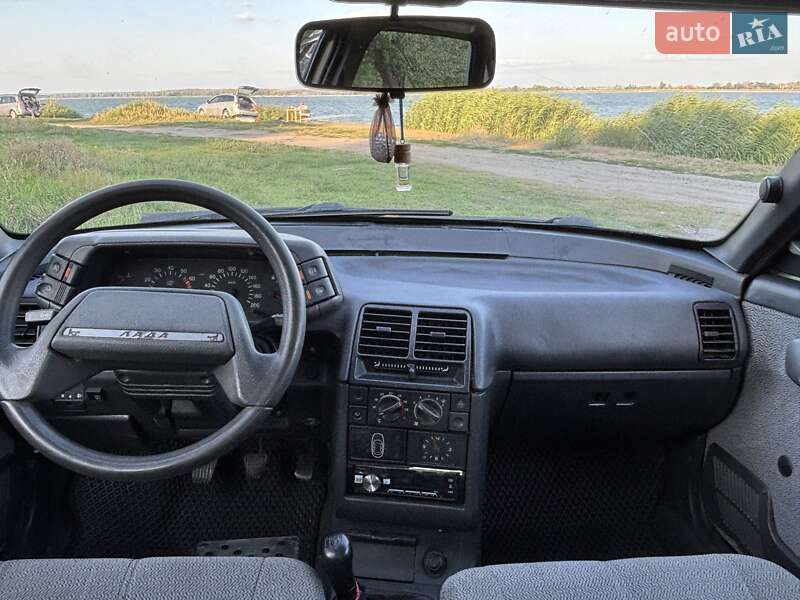 Седан ВАЗ / Lada 2110 2001 в Печенегах