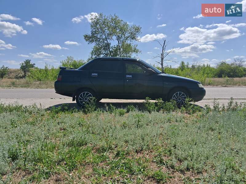 Седан ВАЗ / Lada 2110 2002 в Каневе
