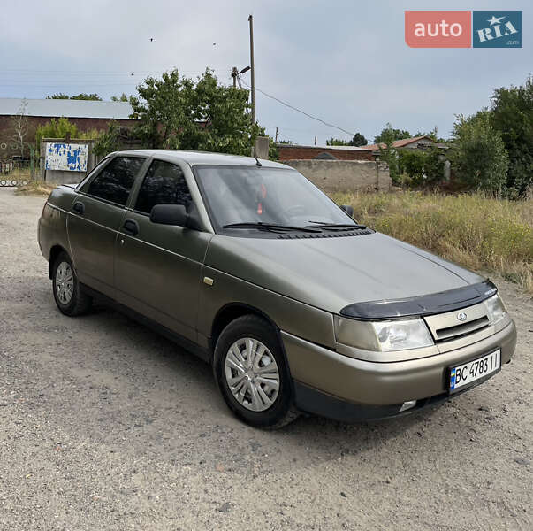 Седан ВАЗ 2110 2000 в 