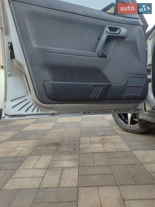 Седан ВАЗ / Lada 2110 2005 в Новомосковске фото 18 Седан ВАЗ / Lada 2110 2005 в Новомосковске