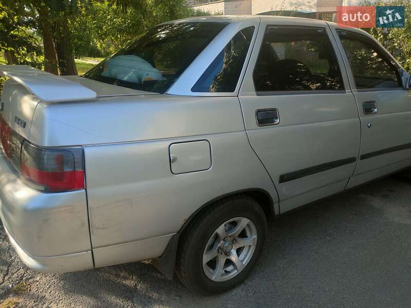 Седан ВАЗ / Lada 2110 2002 в Киеве