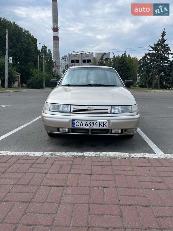 Седан ВАЗ 2110 2001 в 