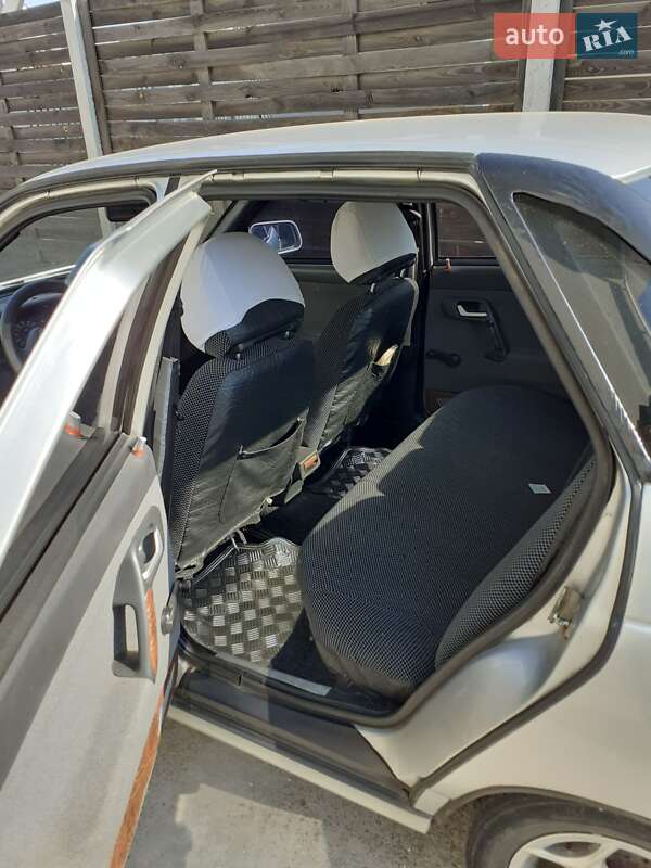 Седан ВАЗ / Lada 2110 2004 в Белогородке фото 9 Седан ВАЗ / Lada 2110 2004 в Белогородке