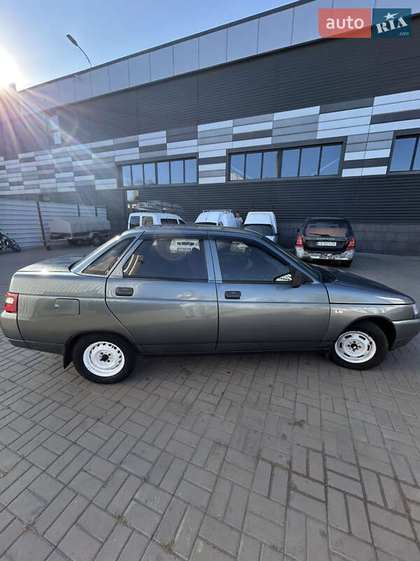 Седан ВАЗ / Lada 2110 1999 в Черкасах