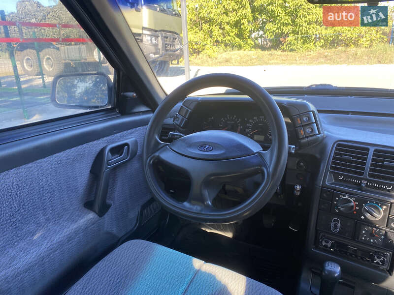 Седан ВАЗ / Lada 2110 2003 в Днепре
