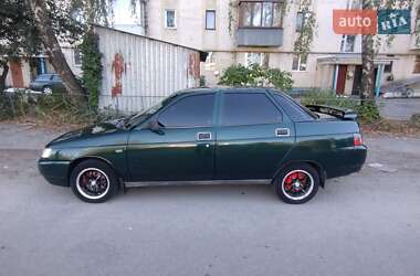 Седан ВАЗ 2110 2004 в 