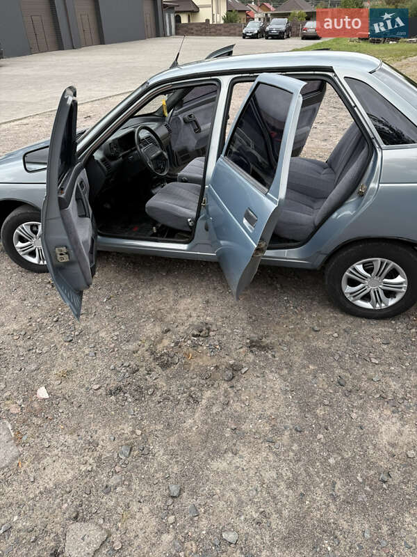 Седан ВАЗ / Lada 2110 2002 в Сарнах