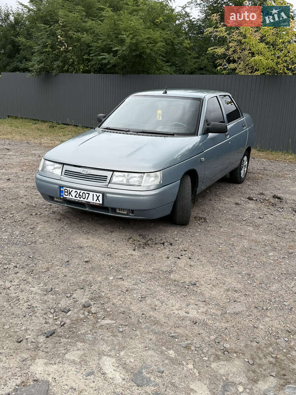 Седан ВАЗ / Lada 2110 2002 в Сарнах