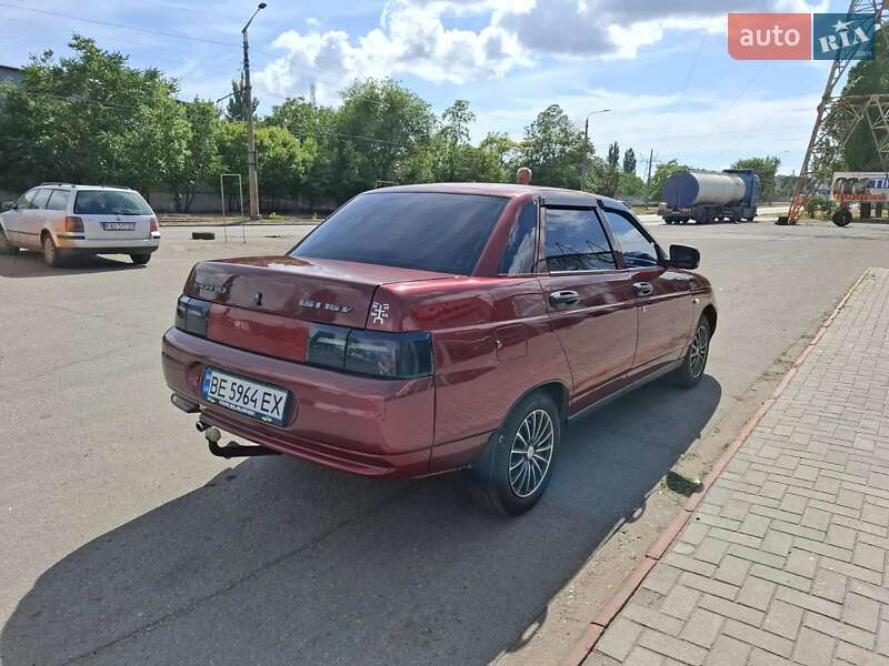 Седан ВАЗ / Lada 2110 2004 в Николаеве