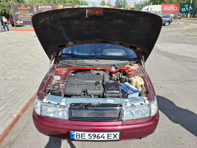 Седан ВАЗ / Lada 2110 2004 в Николаеве
