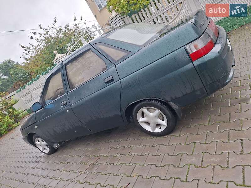 Седан ВАЗ / Lada 2110 2001 в Черновцах