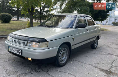 Седан ВАЗ 2110 2001 в Чугуеве