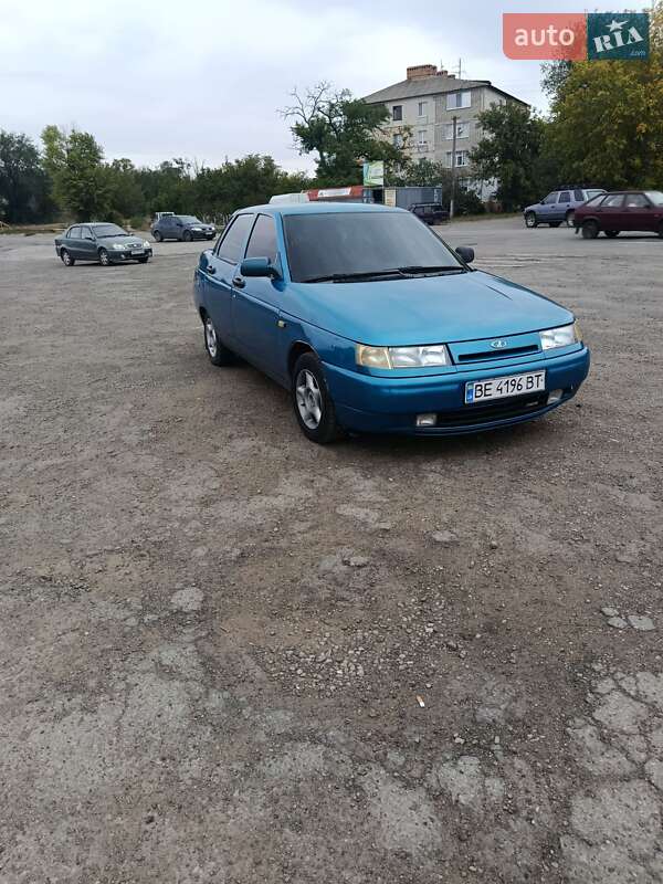 Седан ВАЗ / Lada 2110 2000 в Чугуеве