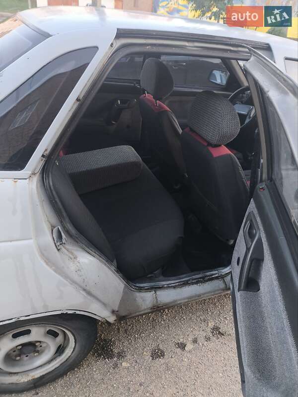 Седан ВАЗ / Lada 2110 1999 в Богуславе фото 2 Седан ВАЗ / Lada 2110 1999 в Богуславе