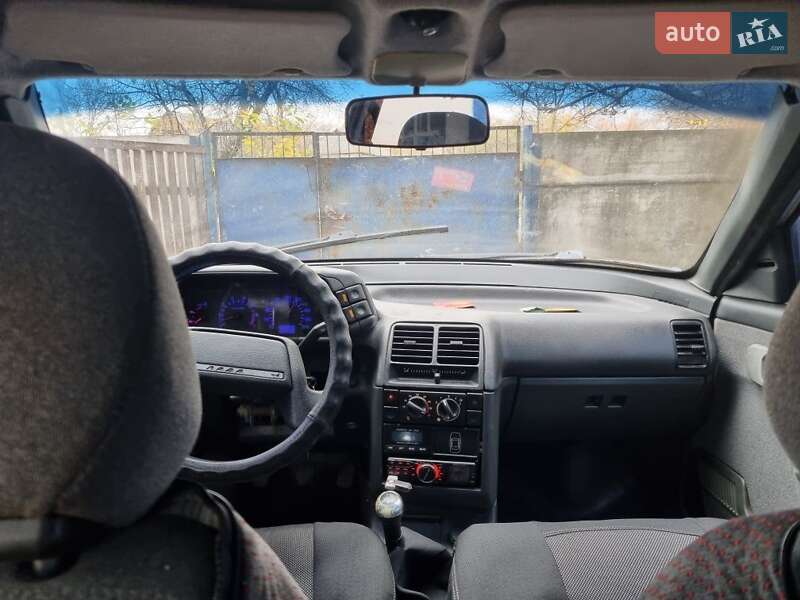 Седан ВАЗ / Lada 2110 2004 в Гребенке фото 3 Седан ВАЗ / Lada 2110 2004 в Гребенке