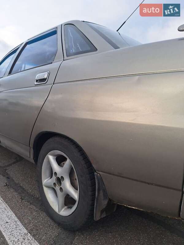 Седан ВАЗ / Lada 2110 2001 в Киеве