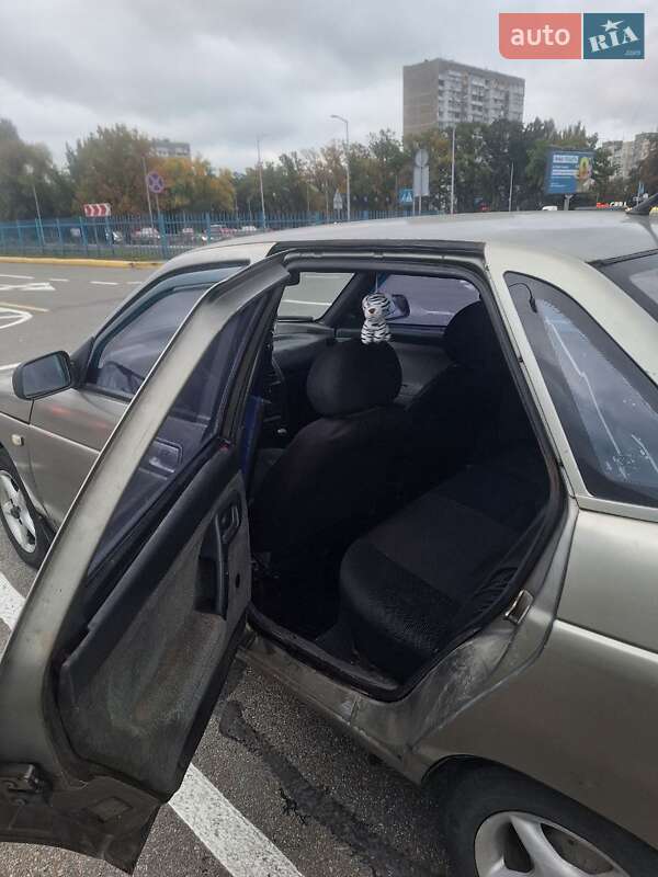 Седан ВАЗ / Lada 2110 2001 в Киеве