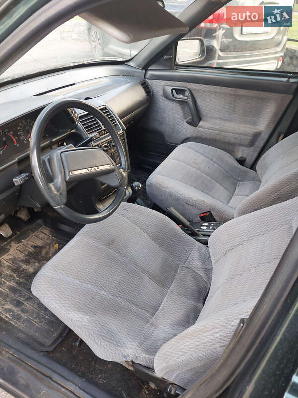 Седан ВАЗ / Lada 2110 2002 в Кременчуге фото 8 Седан ВАЗ / Lada 2110 2002 в Кременчуге