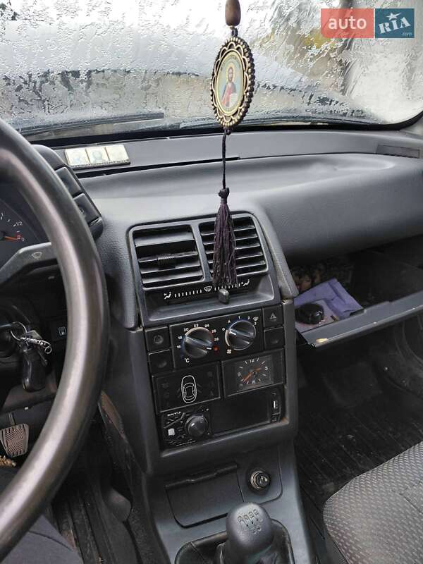 Седан ВАЗ / Lada 2110 2001 в Охтирці