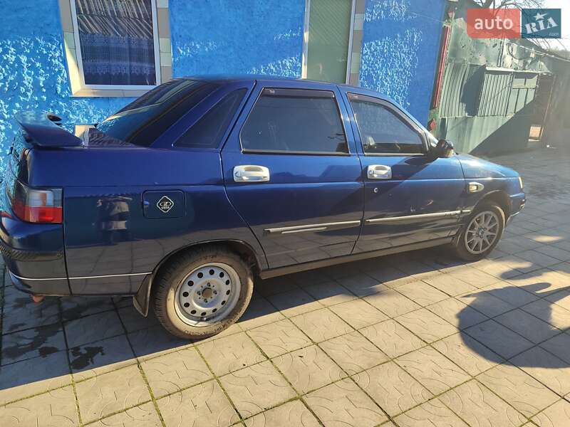 Седан ВАЗ / Lada 2110 2006 в Новій Празі