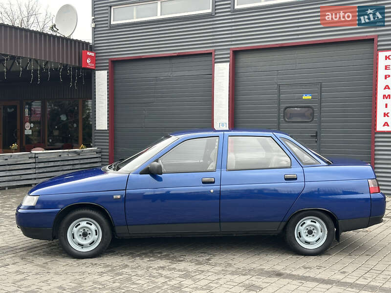 Седан ВАЗ / Lada 2110 2000 в Запорожье