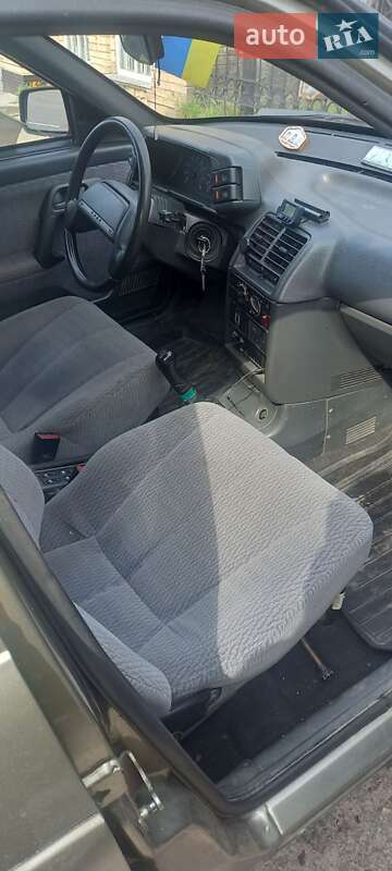 Универсал ВАЗ / Lada 2111 2002 в Остер