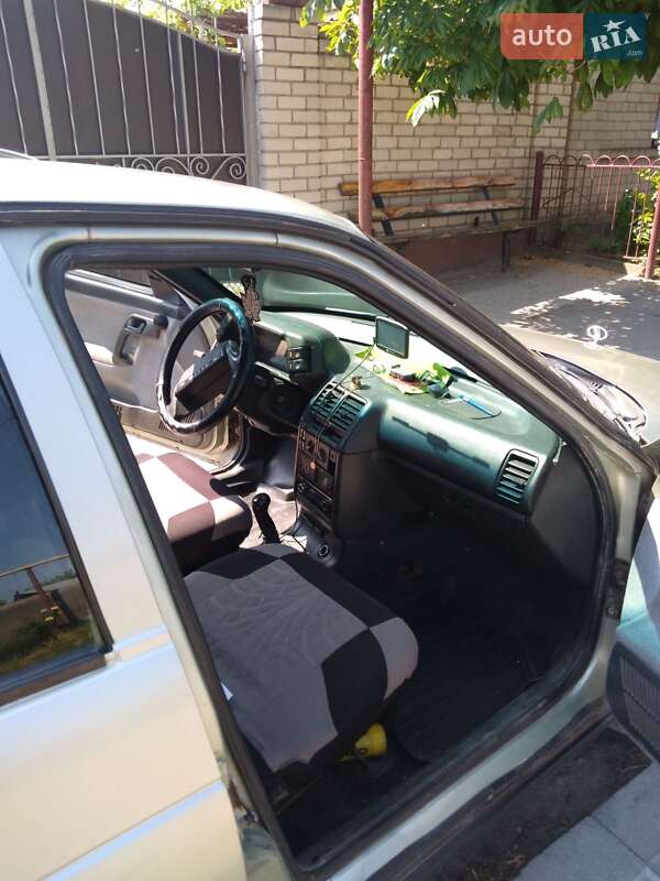 Універсал ВАЗ / Lada 2111 2005 в Кривому Розі