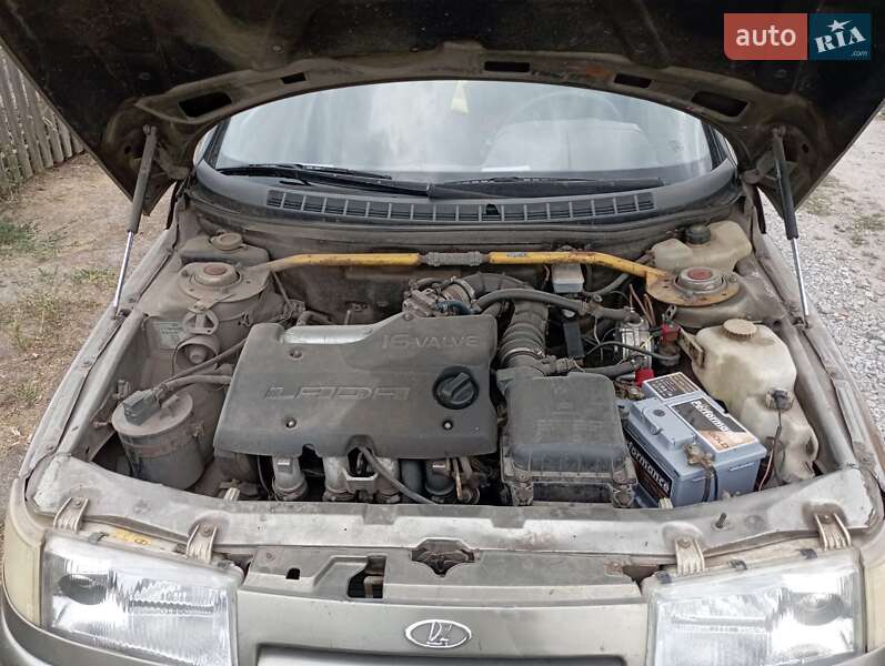 Универсал ВАЗ / Lada 2111 2002 в Изюме