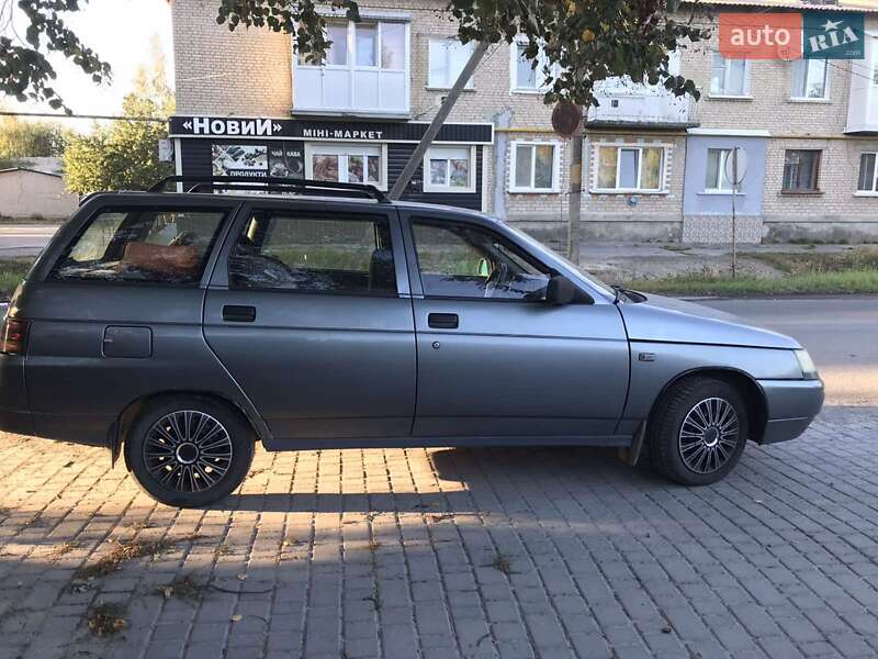 Универсал ВАЗ / Lada 2111 2005 в Звягеле