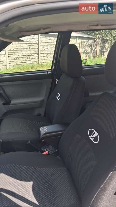 Универсал ВАЗ / Lada 2111 2009 в Конотопе фото 7 Универсал ВАЗ / Lada 2111 2009 в Конотопе