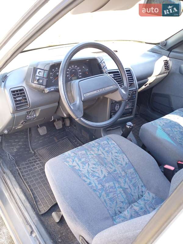 Универсал ВАЗ / Lada 2111 2004 в Сновске фото 4 Универсал ВАЗ / Lada 2111 2004 в Сновске