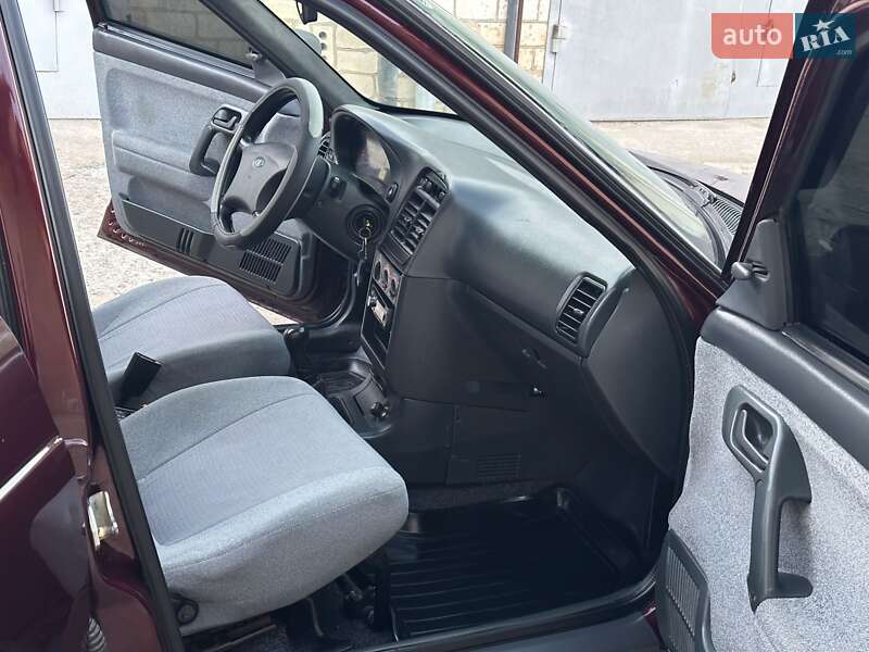 Универсал ВАЗ / Lada 2111 2008 в Николаеве фото 26 Универсал ВАЗ / Lada 2111 2008 в Николаеве